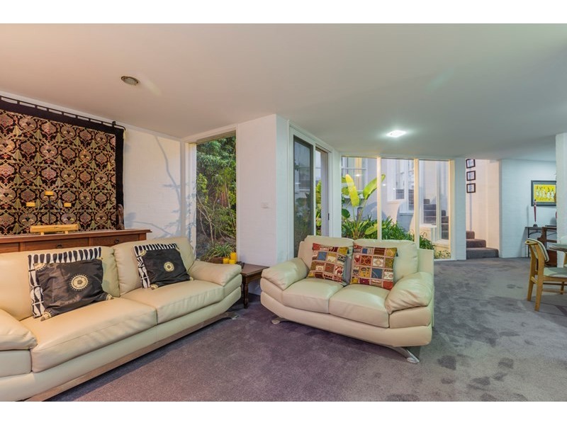 11 Manor Crescent, Highton VIC 3216