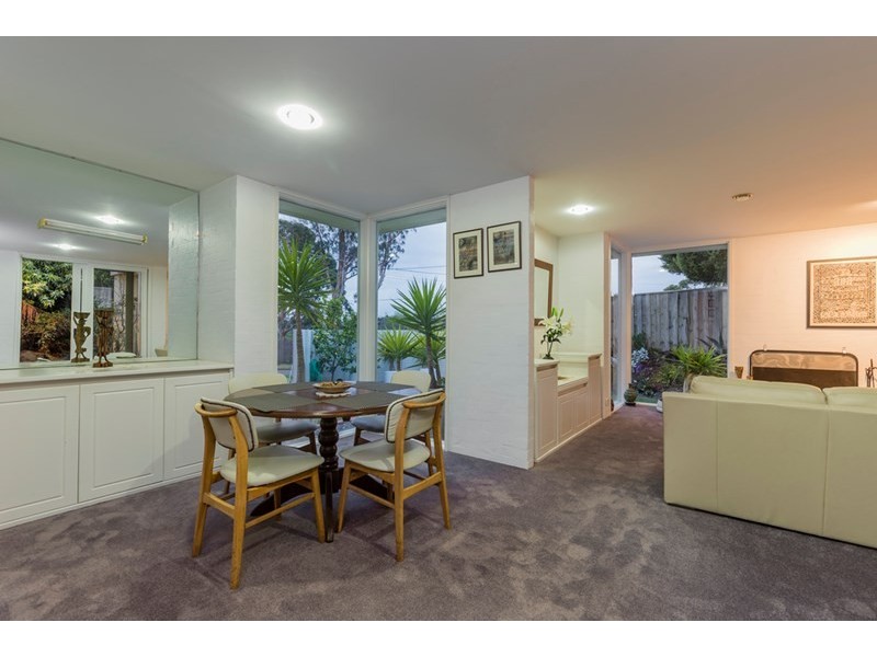 11 Manor Crescent, Highton VIC 3216