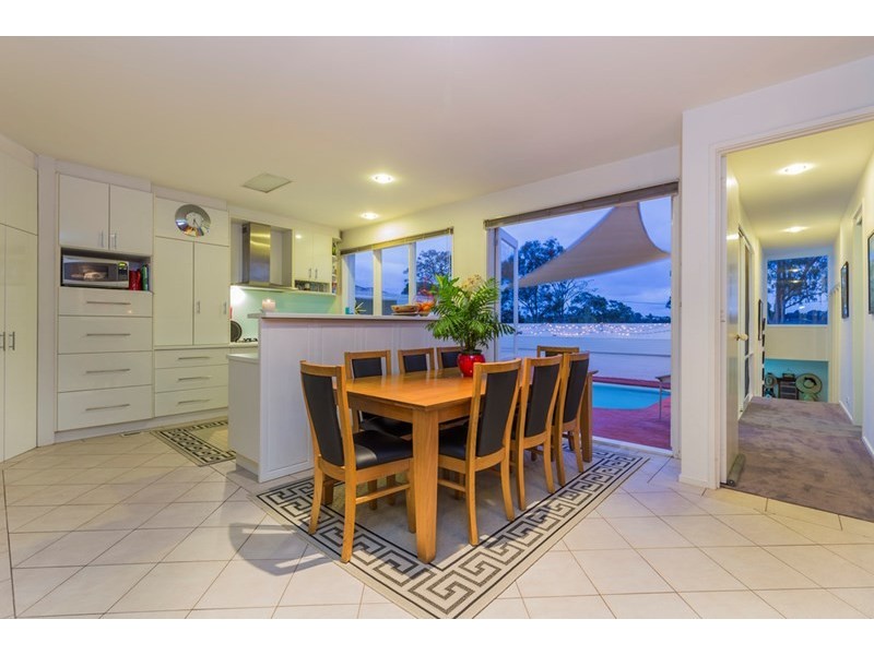 11 Manor Crescent, Highton VIC 3216