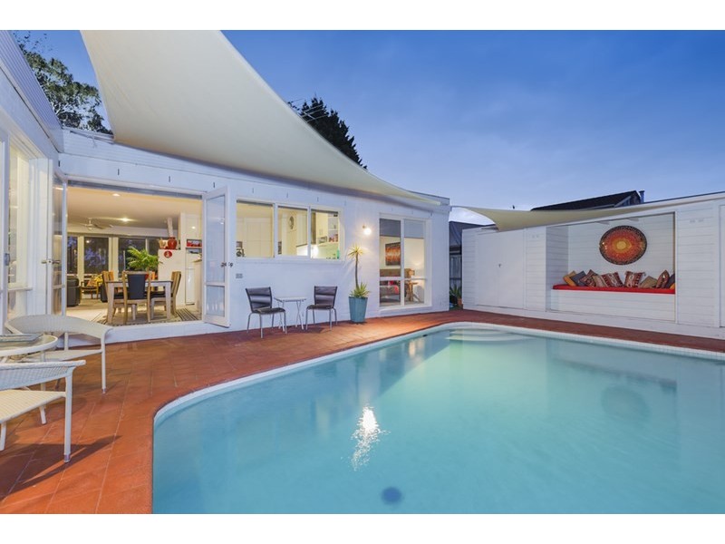 11 Manor Crescent, Highton VIC 3216