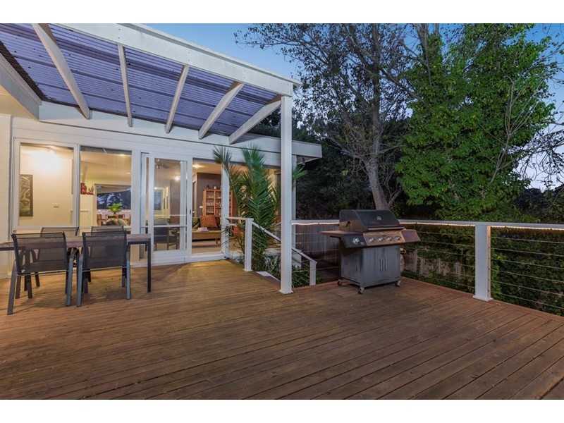 11 Manor Crescent, Highton VIC 3216