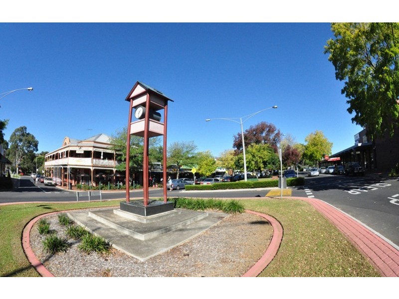 2/260 Roslyn Road, Highton VIC 3216