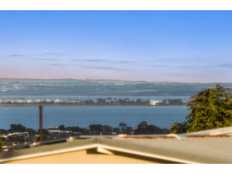 22 Forfar Road, Hamlyn Heights VIC 3215