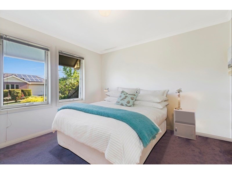 93 Augustine Drive, Highton VIC 3216