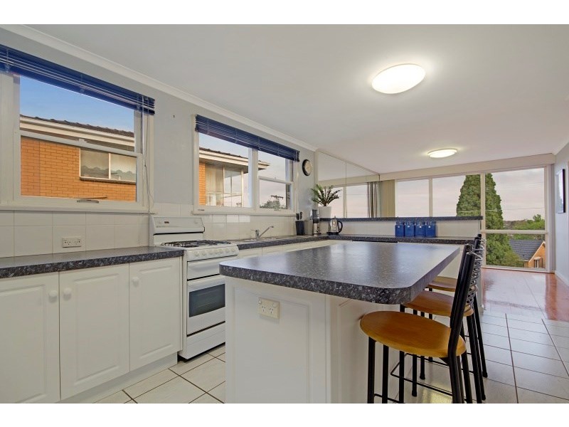 12 Lambhill Crescent, Highton VIC 3216