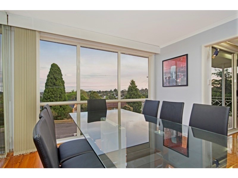 12 Lambhill Crescent, Highton VIC 3216