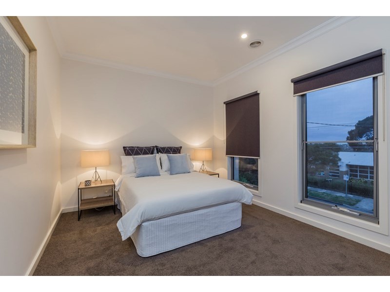 52 Cook Street, Newtown VIC 3220