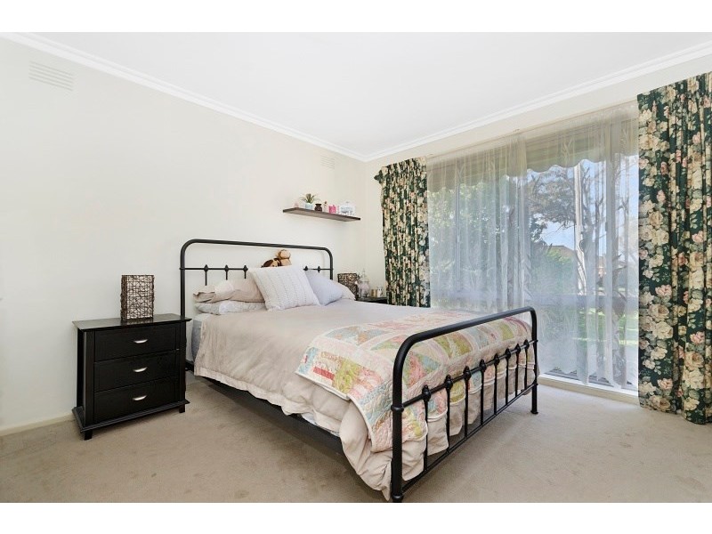 1 Madigan Court, Highton VIC 3216