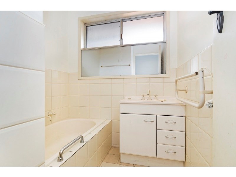 1 Madigan Court, Highton VIC 3216