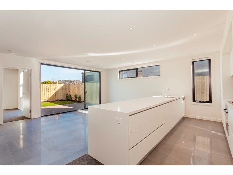 30/12-14 Balcombe Road, Newtown VIC 3220