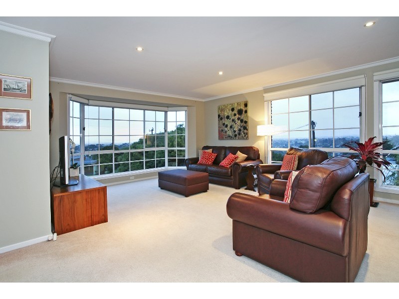 32 Montpellier Drive, Highton VIC 3216