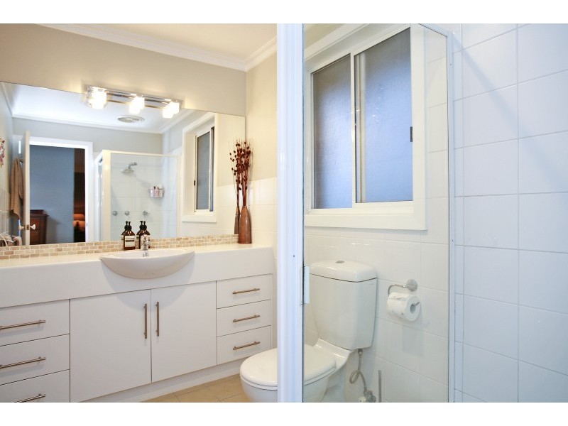 32 Montpellier Drive, Highton VIC 3216