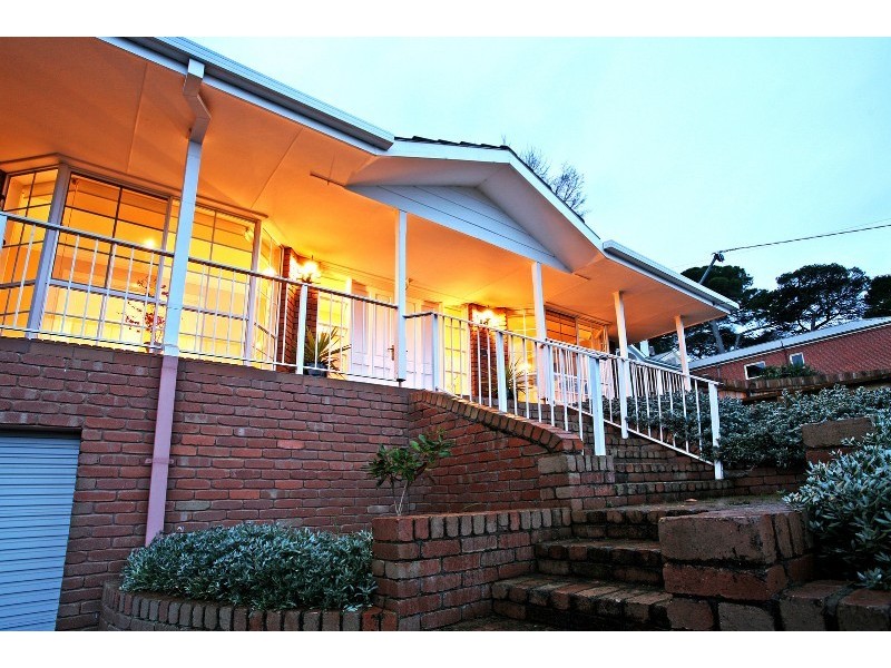 32 Montpellier Drive, Highton VIC 3216