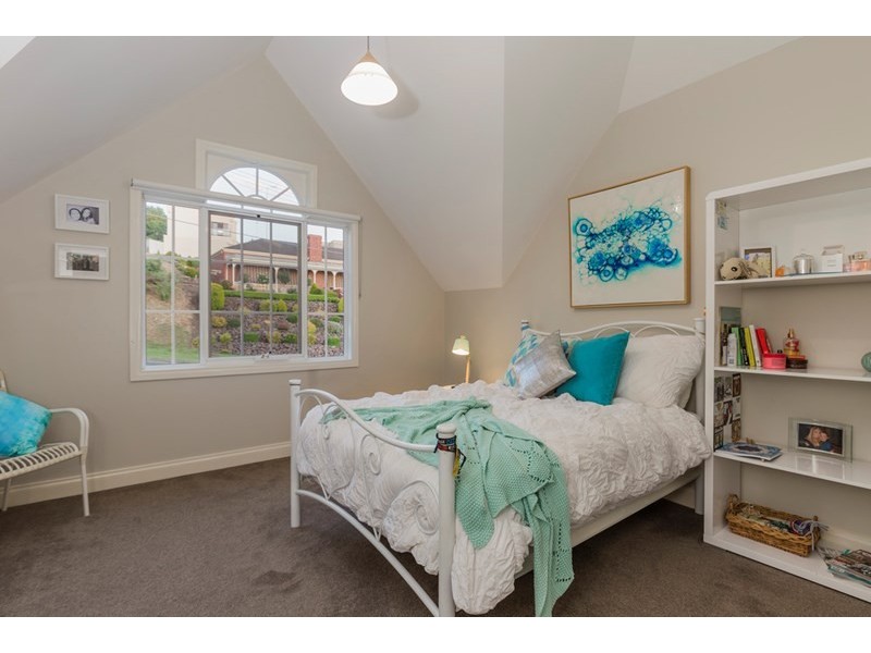 3 Louis Court, Newtown VIC 3220