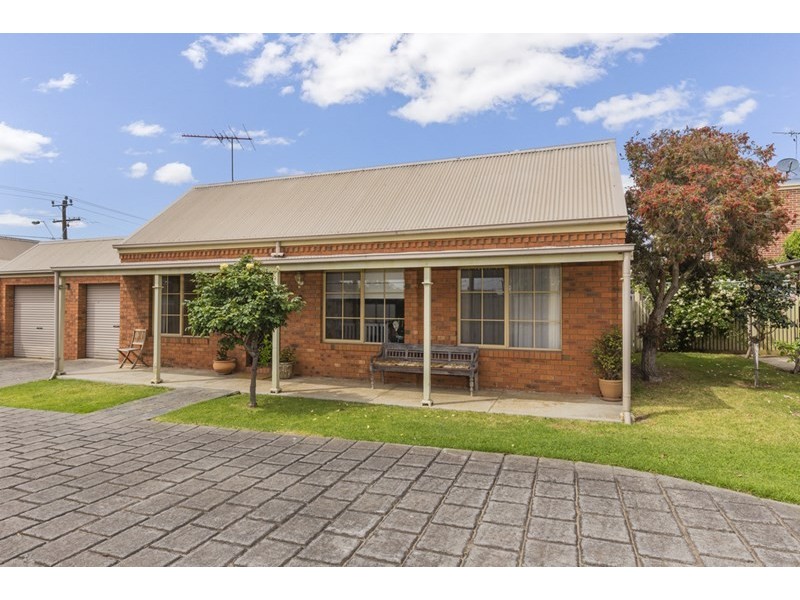 2/50 Vines Road, Hamlyn Heights VIC 3215