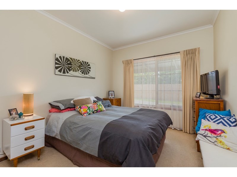 2/50 Vines Road, Hamlyn Heights VIC 3215