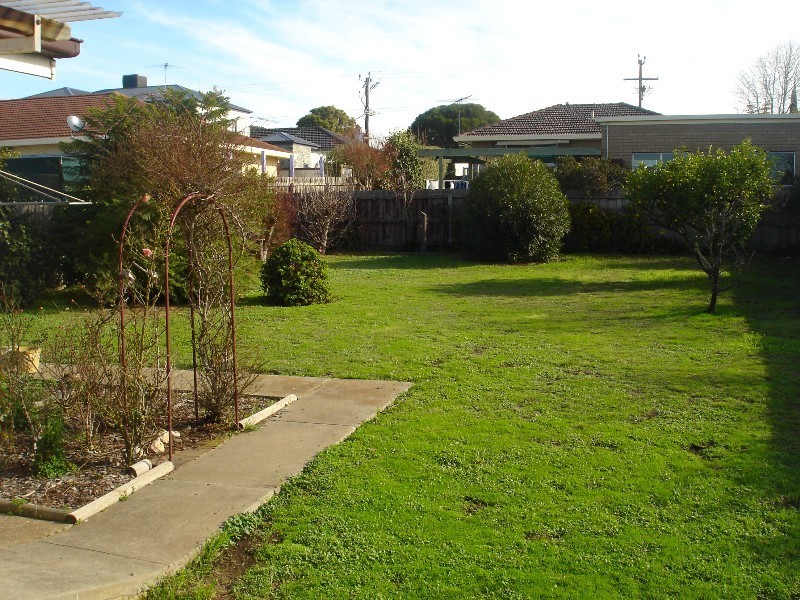 20 Acacia Street, Hamlyn Heights VIC 3215