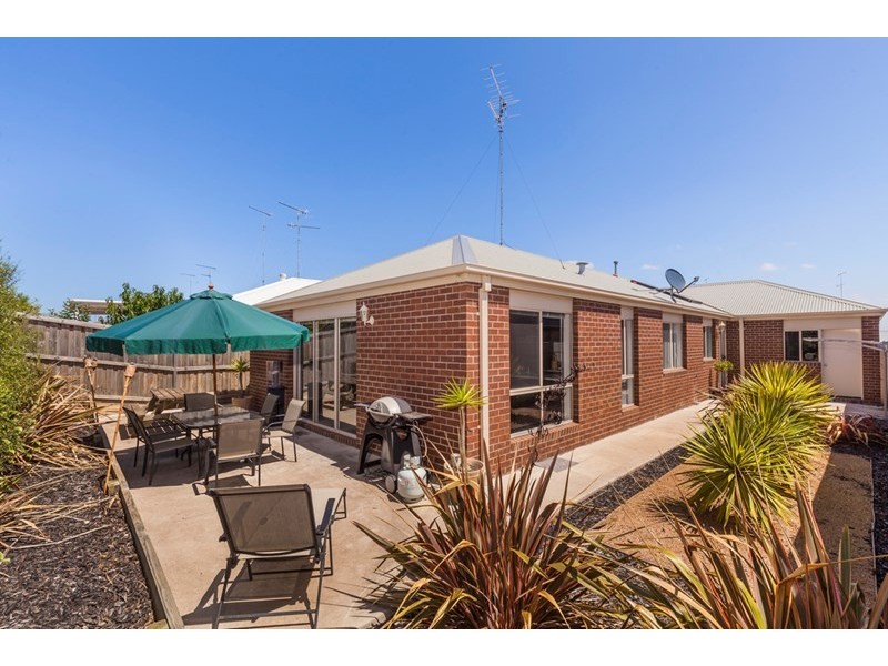 18 Hillclimb Drive, Leopold VIC 3224