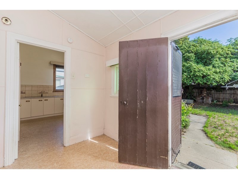 36 Waratah Street, Geelong West VIC 3218