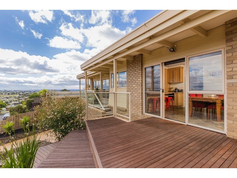 31 Challambra Crescent, Highton VIC 3216