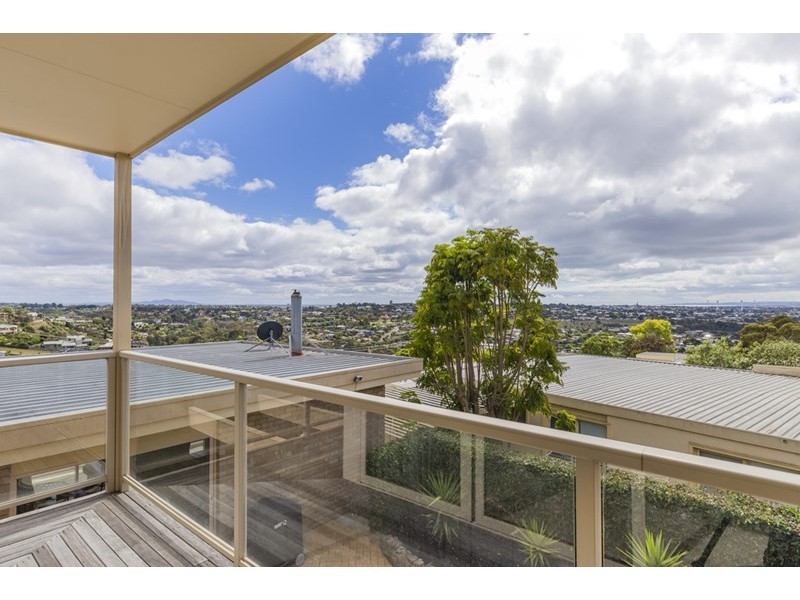 31 Challambra Crescent, Highton VIC 3216