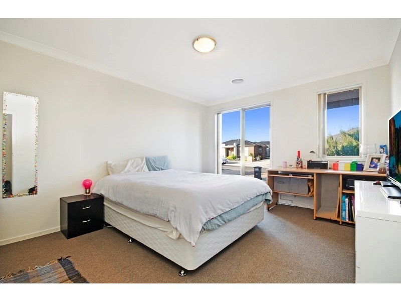 28 Sugargum Drive, Waurn Ponds VIC 3216