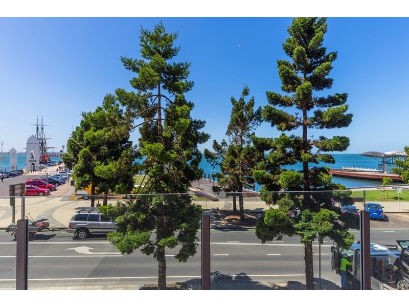701/100 Western Beach Road, Geelong VIC 3220