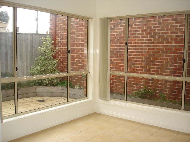 19 St Albans Road, East Geelong VIC 3219