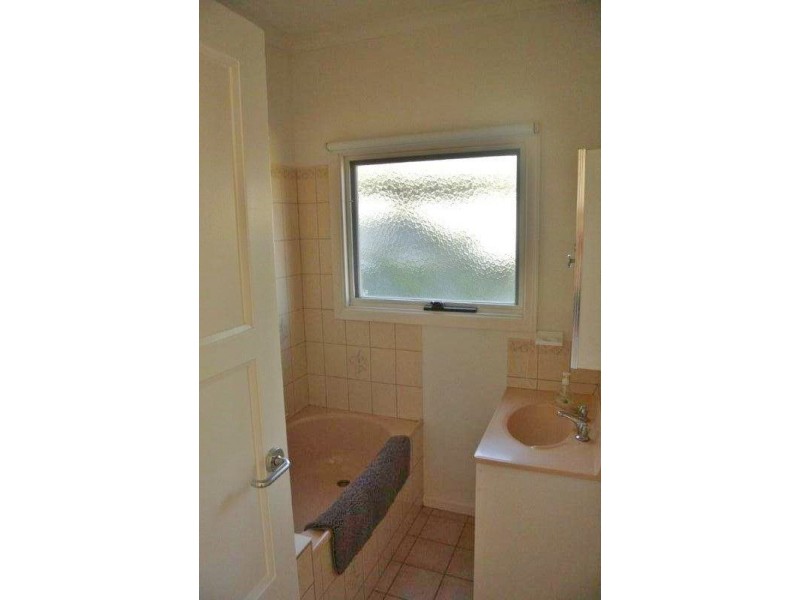 6 Emu Court, Norlane VIC 3214