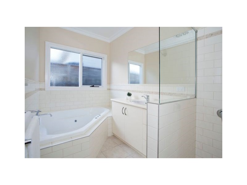 18 Walker Street, Rippleside VIC 3215