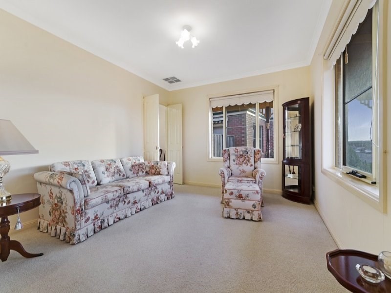 77 Meadowvale Drive, Grovedale VIC 3216