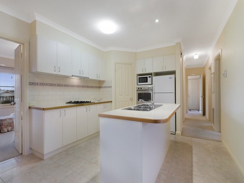 77 Meadowvale Drive, Grovedale VIC 3216