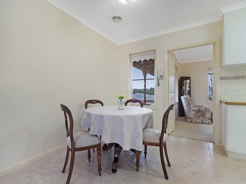 77 Meadowvale Drive, Grovedale VIC 3216