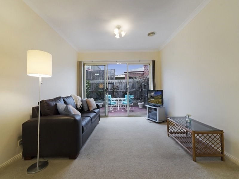 77 Meadowvale Drive, Grovedale VIC 3216