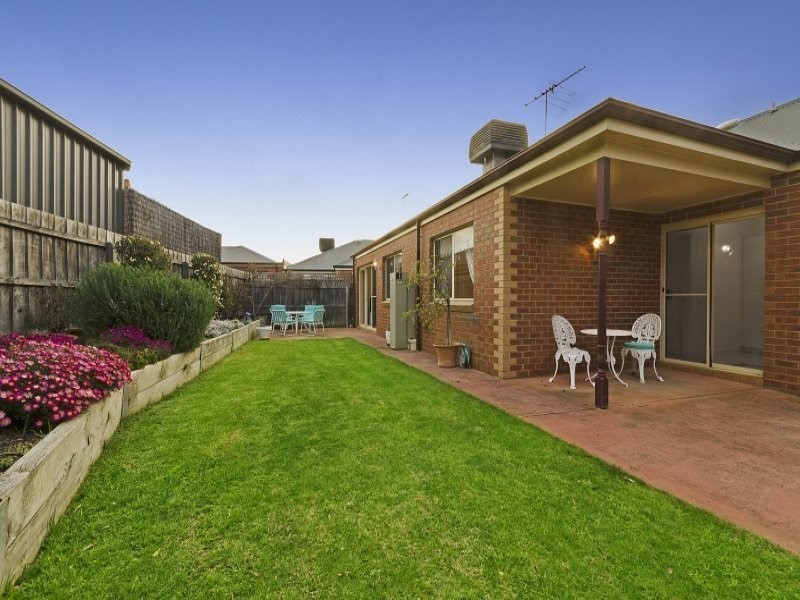 77 Meadowvale Drive, Grovedale VIC 3216