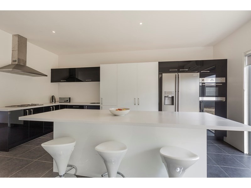 11 Dwyer Street, Winchelsea VIC 3241