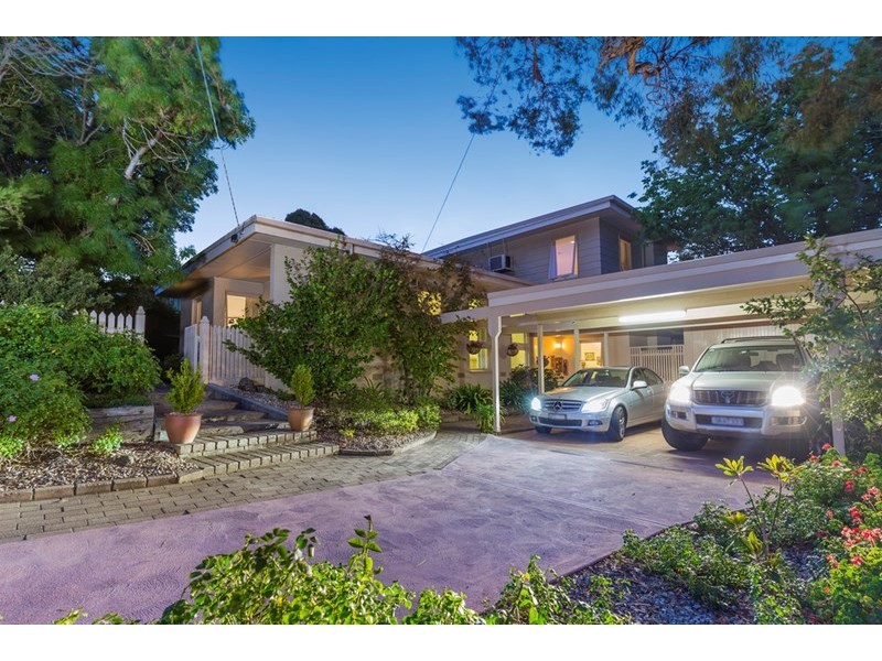 32 Challambra Cresent, Highton VIC 3216