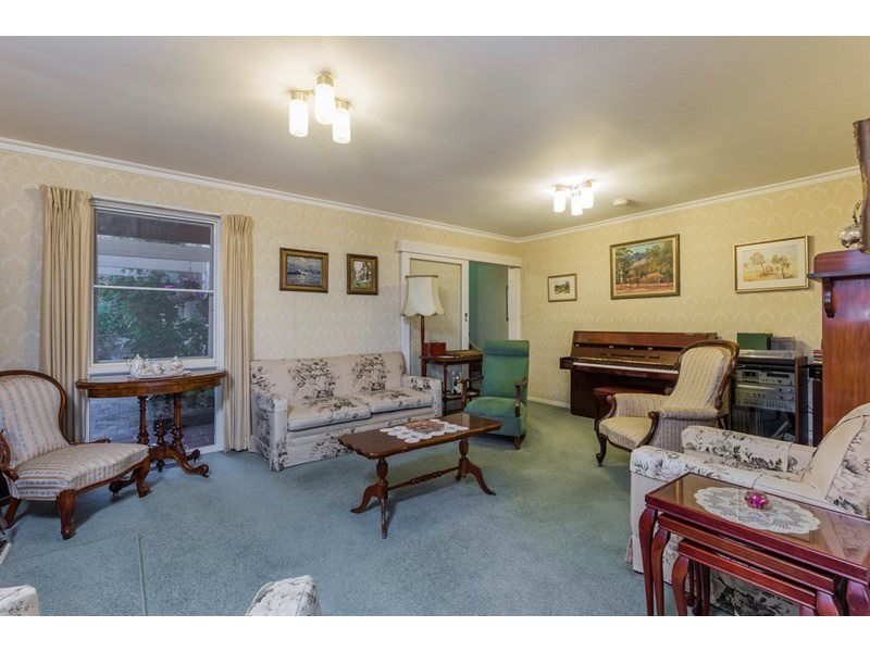 32 Challambra Cresent, Highton VIC 3216