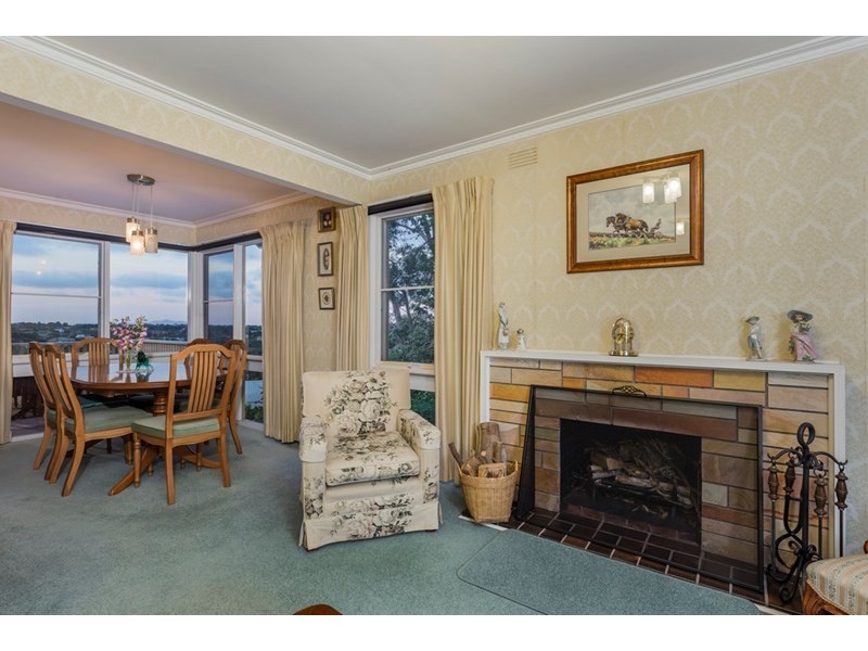 32 Challambra Cresent, Highton VIC 3216