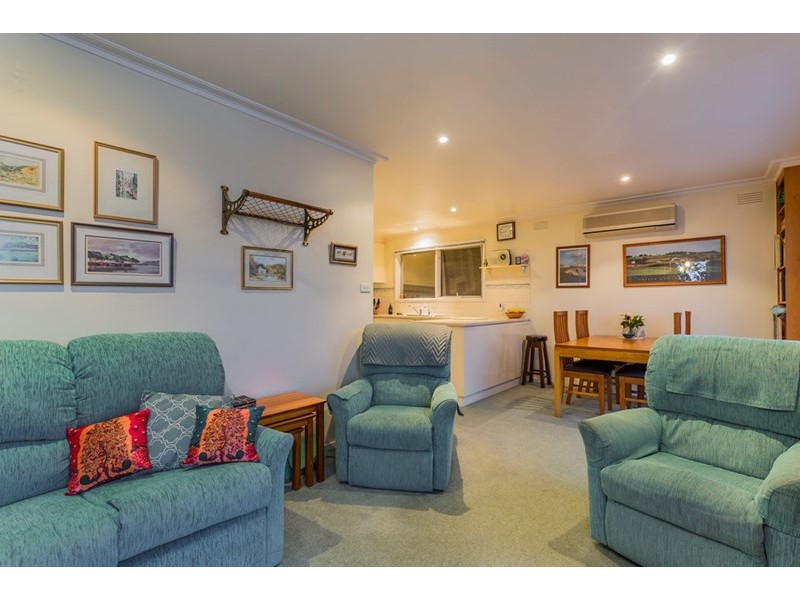 32 Challambra Cresent, Highton VIC 3216