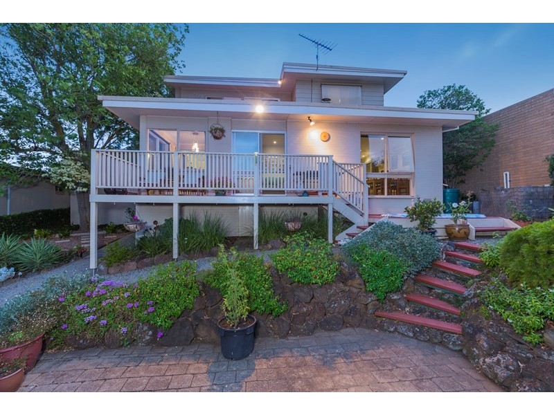 32 Challambra Cresent, Highton VIC 3216