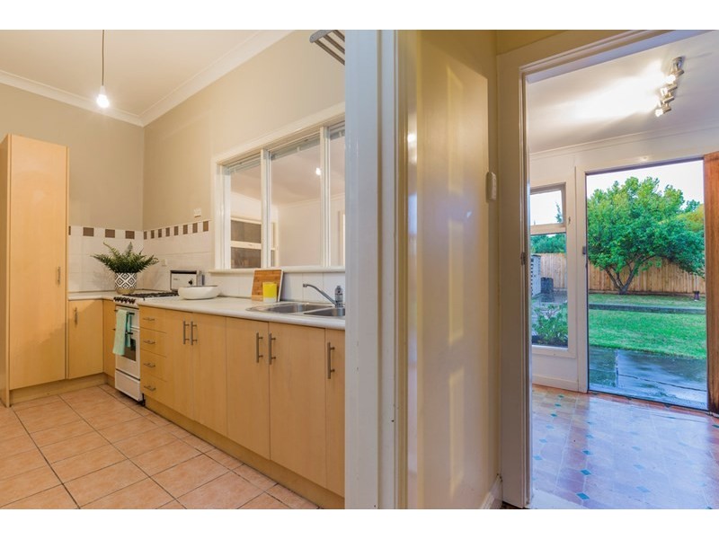 18 Crofton Street, Geelong West VIC 3218