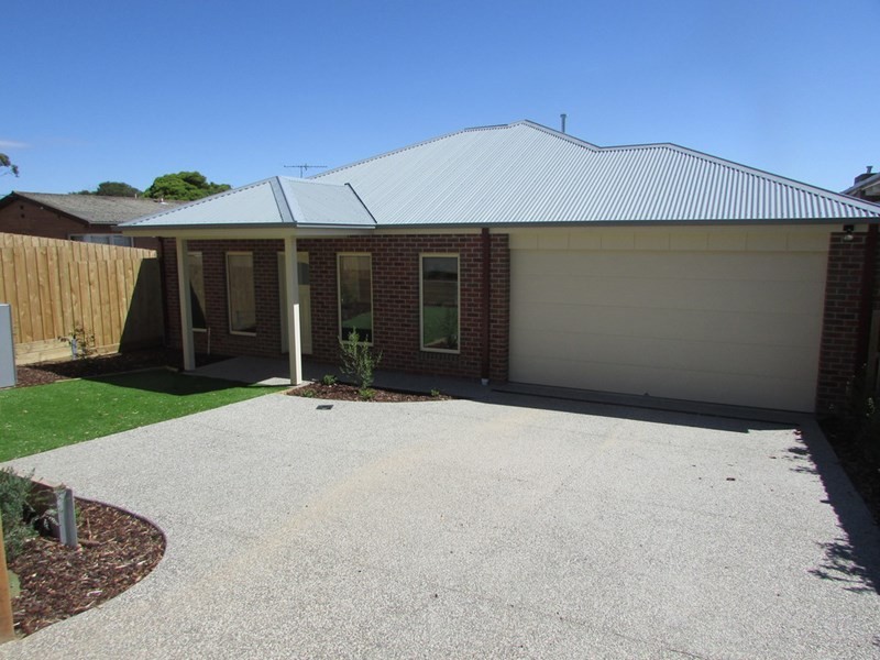 1/260 Roslyn Road, Highton VIC 3216