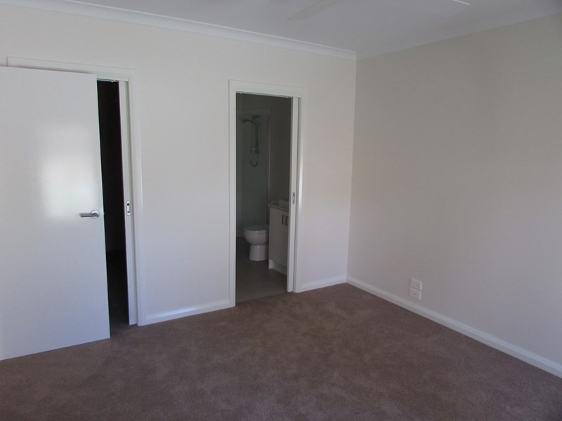 1/260 Roslyn Road, Highton VIC 3216