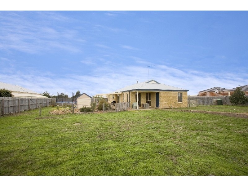 22 Greenfield Drive, Moriac VIC 3240