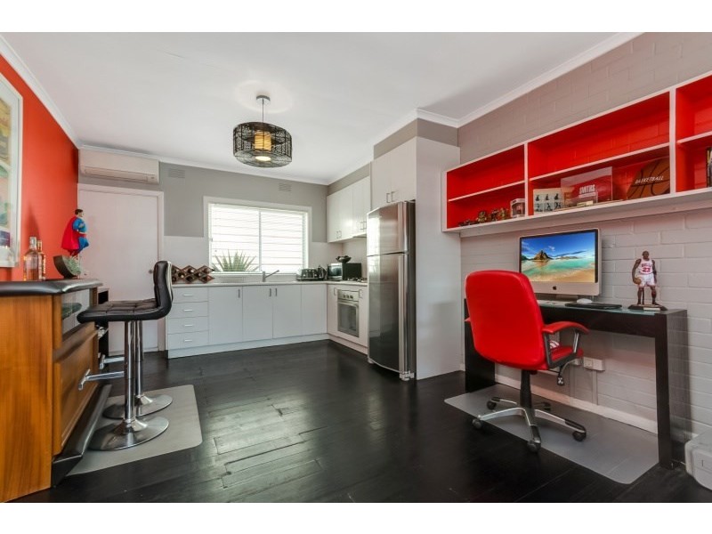 2/16-18 West Fyans Street, Newtown VIC 3220