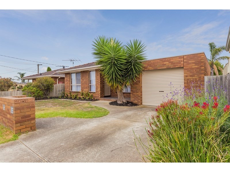 1/4 Sylvia Court, Whittington VIC 3219