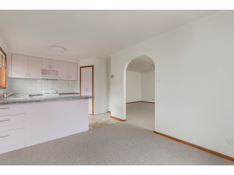 1/4 Sylvia Court, Whittington VIC 3219