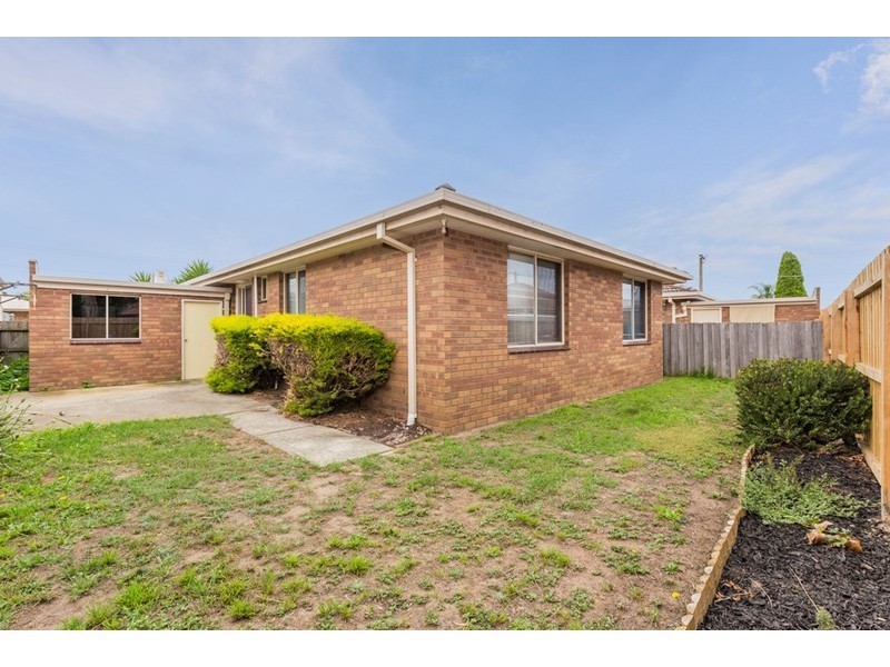 1/4 Sylvia Court, Whittington VIC 3219