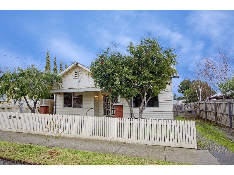 9 Guthrie Street, North Geelong VIC 3215